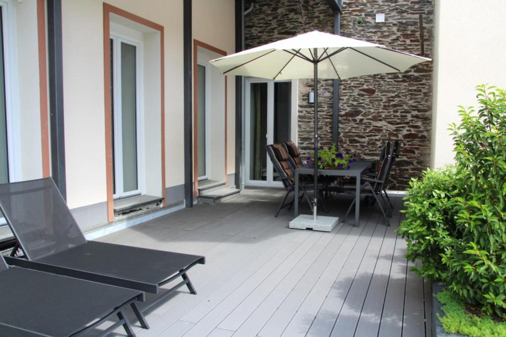 Moselromance - Luxusapartment - Grosse Terrasse - Ruhige Lage Traben-Trarbach Exterior foto